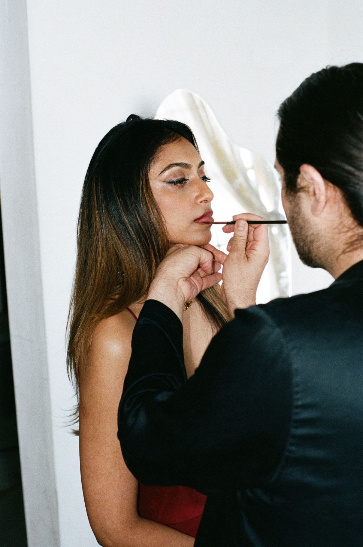 Carwin Brice perfecting lip detail on model